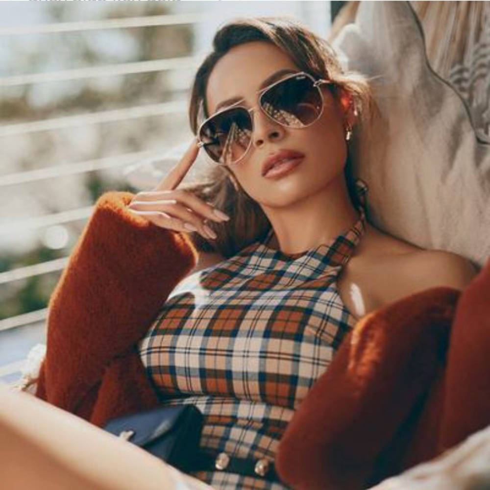 Quay x Desi Sahara Gold Smoke